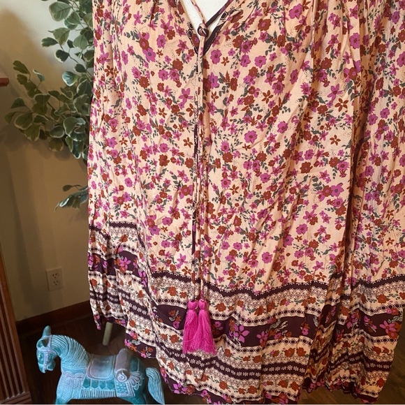 VICI • Boho Floral Tassel Tie Peasant Blouse Pink Burgundy Print • Size XL - Picture 2 of 9